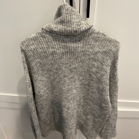 BRAND NEW VERO MODA GRAY COWL NECK SWEATER SIZE S - Picture 4 of 4